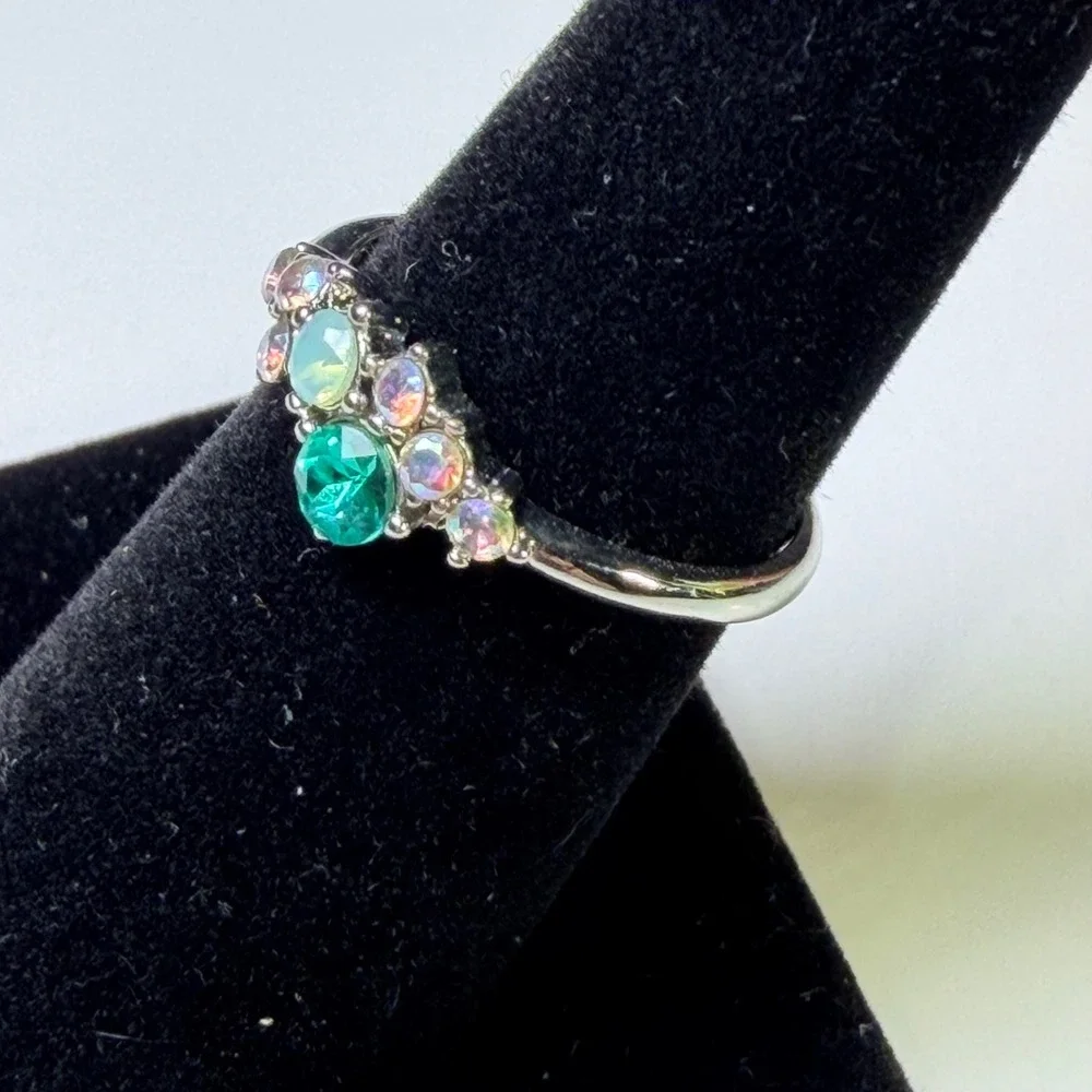 Fragrant Jewels‎ Silver Tone Emerald Green and Aurora Borealis Ring Size 7